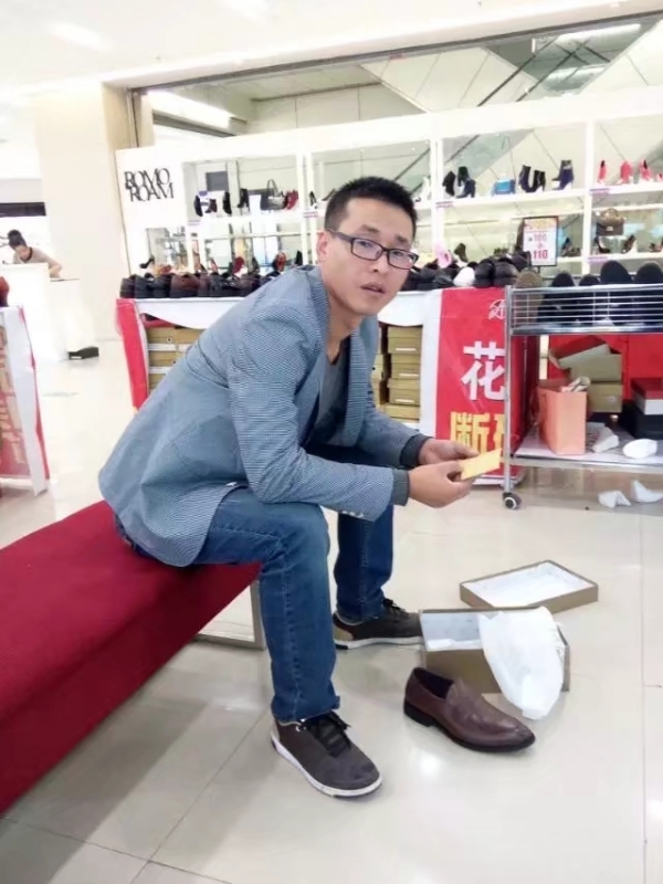 借我你的手的第一张照片--兰州王婆说媒